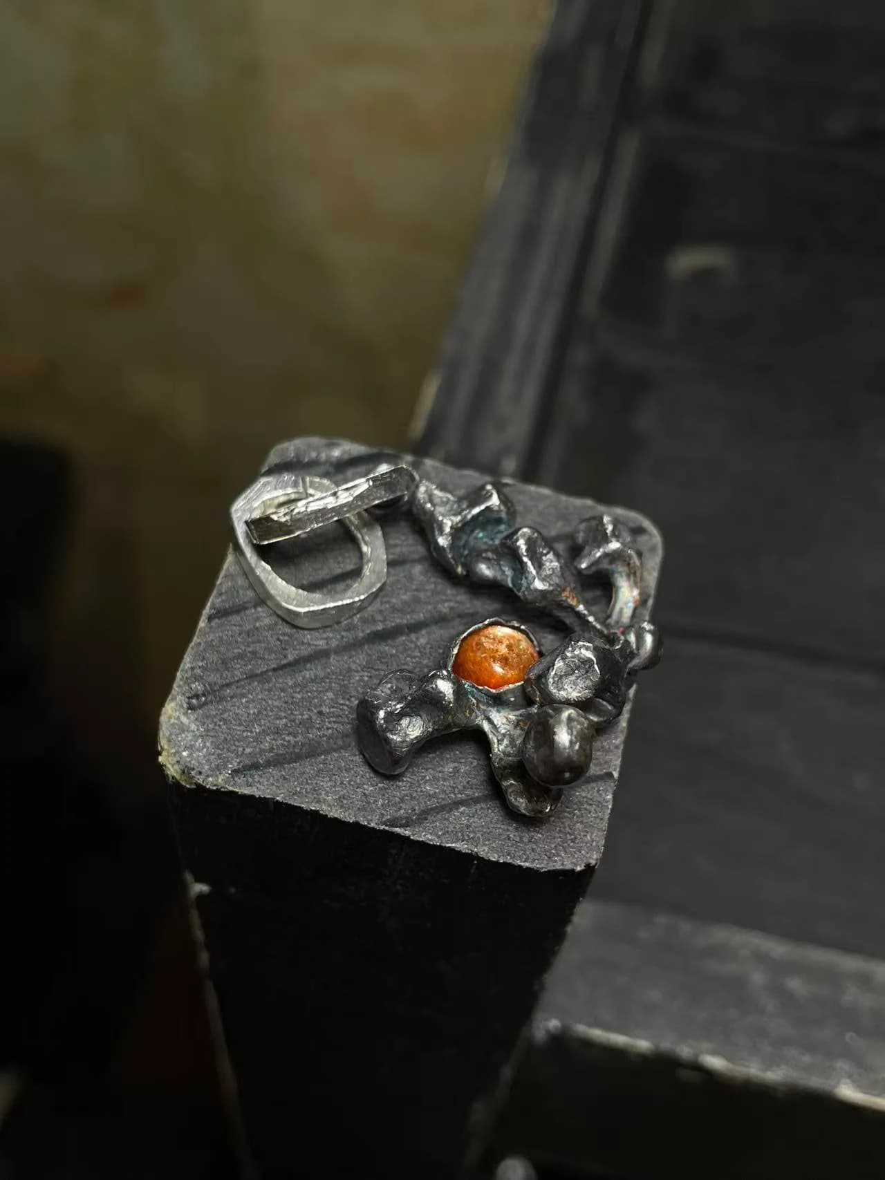 Untitled Pendant 01